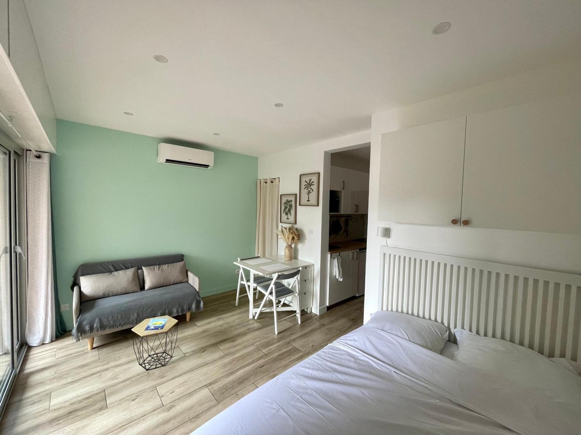 Superbe Studio Avec Terrasse Proximite Plage سانت-ماندرييه-سور-مير المظهر الخارجي الصورة