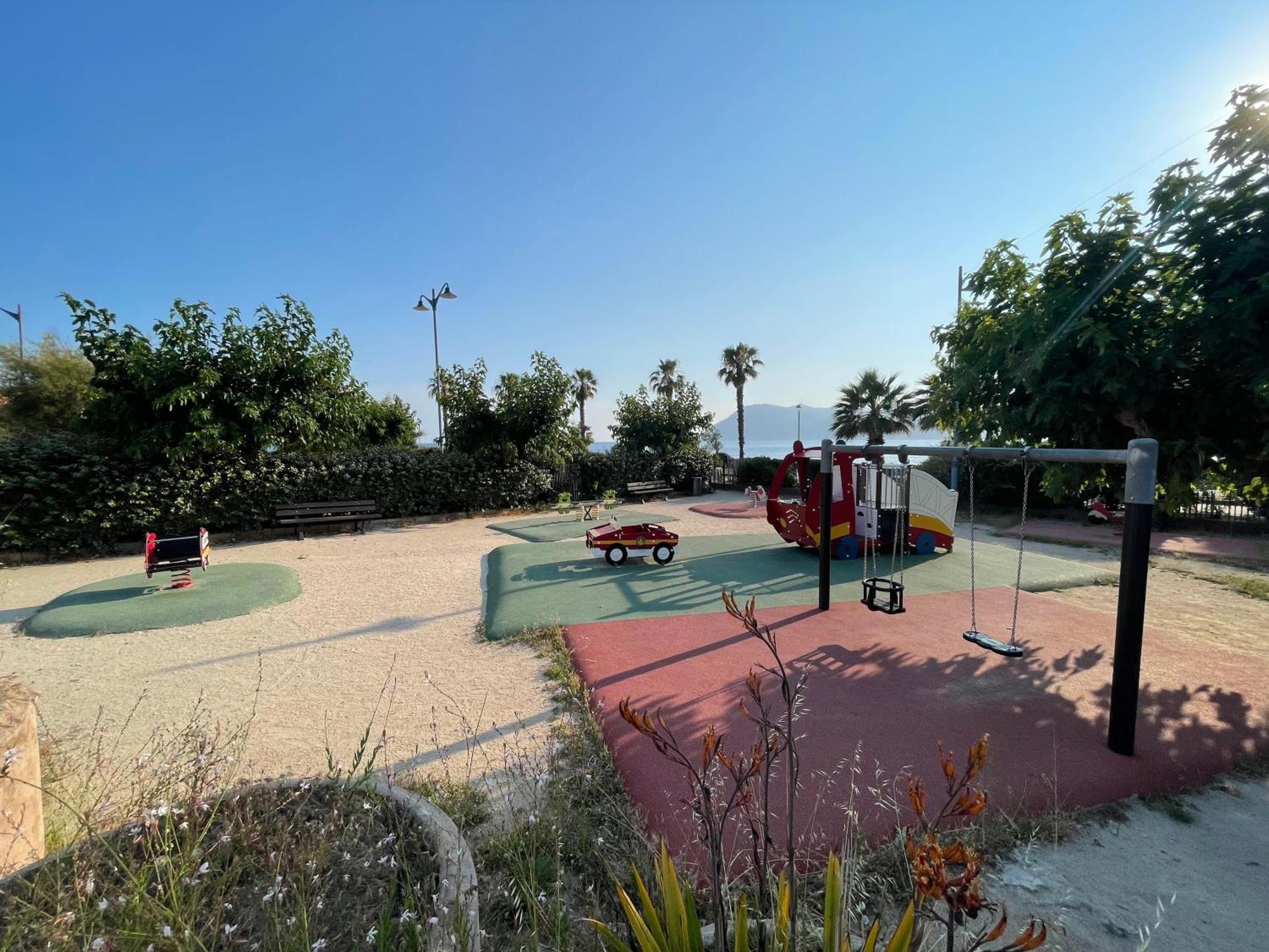 Superbe Studio Avec Terrasse Proximite Plage سانت-ماندرييه-سور-مير المظهر الخارجي الصورة